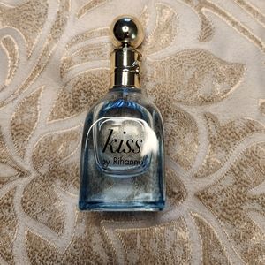 Kiss by Rihanna Perfume